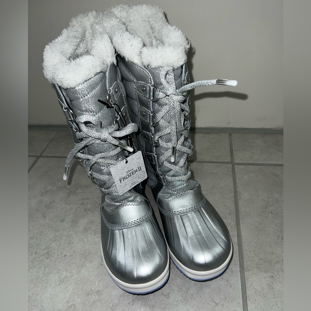 Sorel Tofino frozen 2 silver lace up snow boots size 7 brand new!